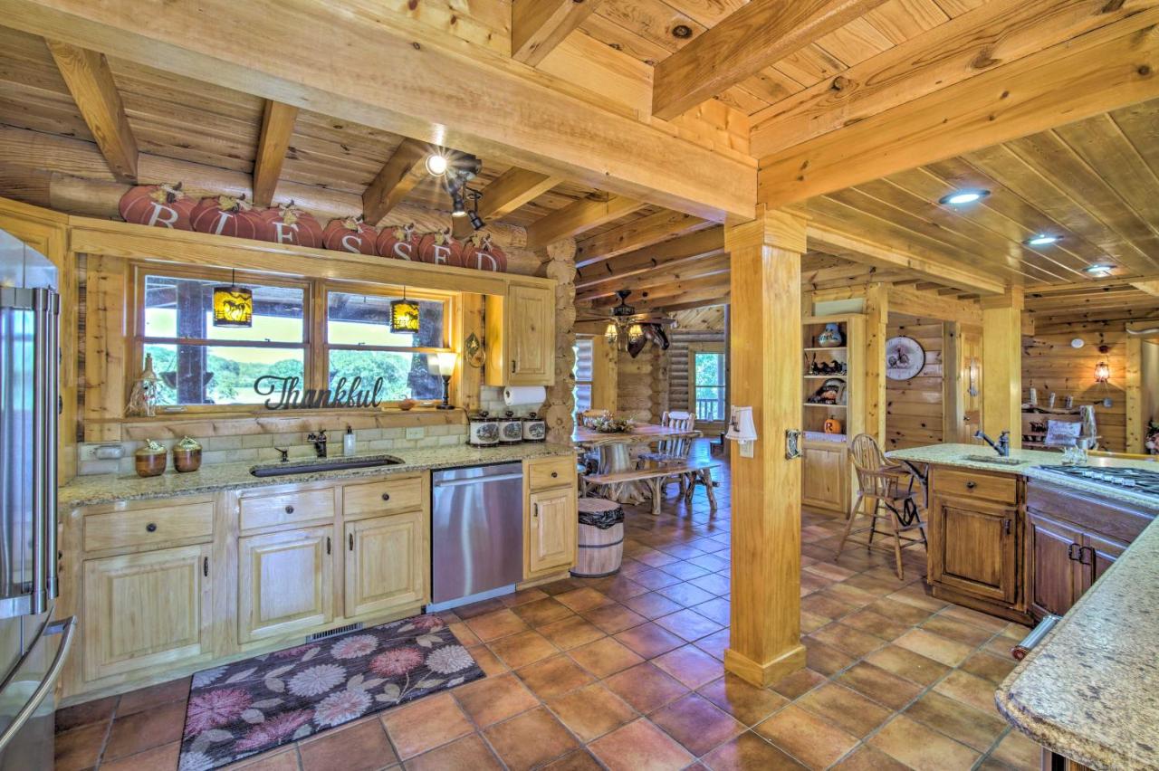 calhoun-cabin-with-river-view-and-wraparound-deck-charming-hotel-dalton-3 calhoun cabin with river view and wraparound deck charming hotels dalton