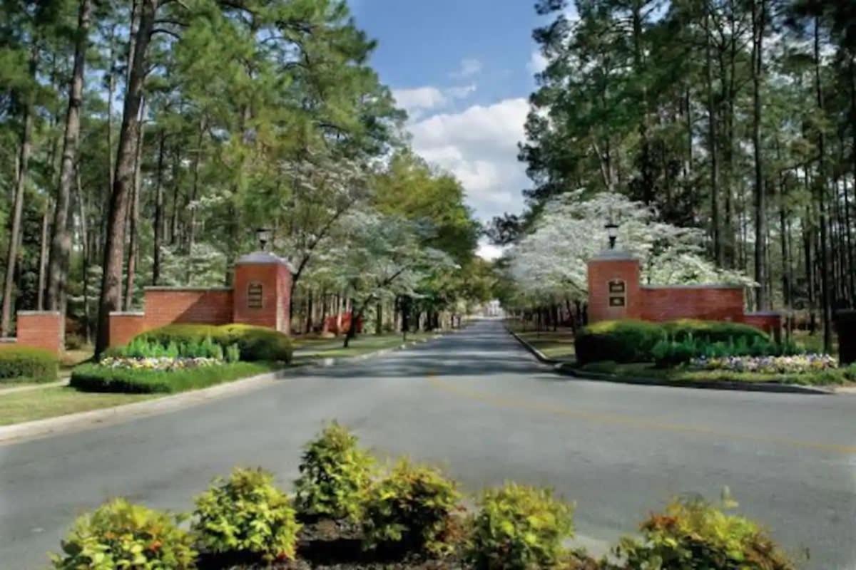 amazing cottage located on blue mile close to gsu charming hotels statesboro