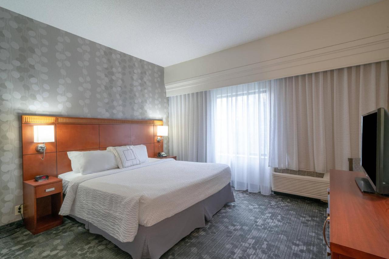 courtyard by marriott charming hotels salisbury